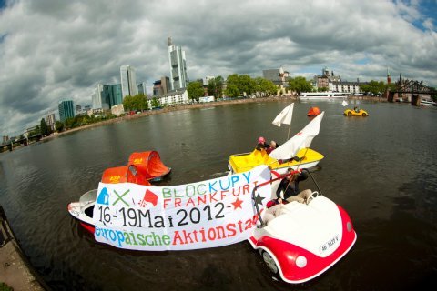 Ανησυχεί την Ευρώπη το κίνημα Blockupy που θα «μπλοκάρει» την ΕΚΤ στη Φρανκφούρτη [εικόνες] | iefimerida.gr 1