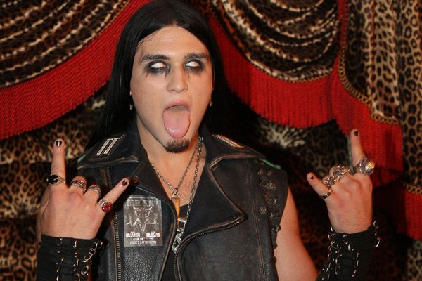 Αυτός είναι ο τρομακτικός χεβιμεταλάς γιος του Νίκολας Κέιτζ [εικόνες] | iefimerida.gr 2