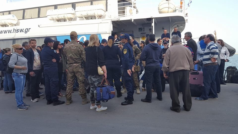 Eνταση στο Βόλο: Απεργοί εμπόδισαν ταχύπλοο να φύγει από το λιμάνι [εικόνα] | iefimerida.gr 0