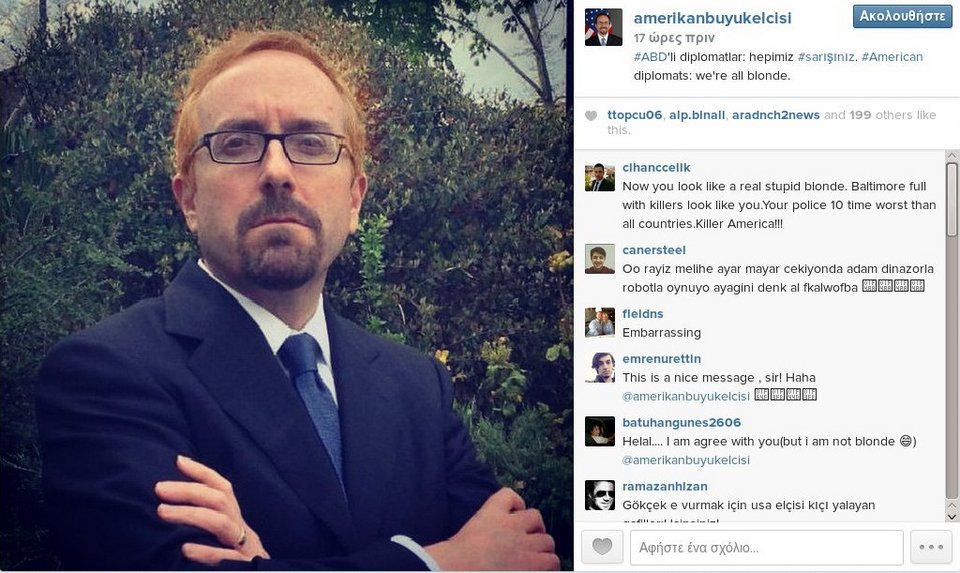 H απρόσμενη αντίδραση του πρέσβη των ΗΠΑ στην Τουρκία σε σεξιστικό σχόλιο -Εβαψε το μαλλί του ξανθό [εικόνες] | iefimerida.gr 1