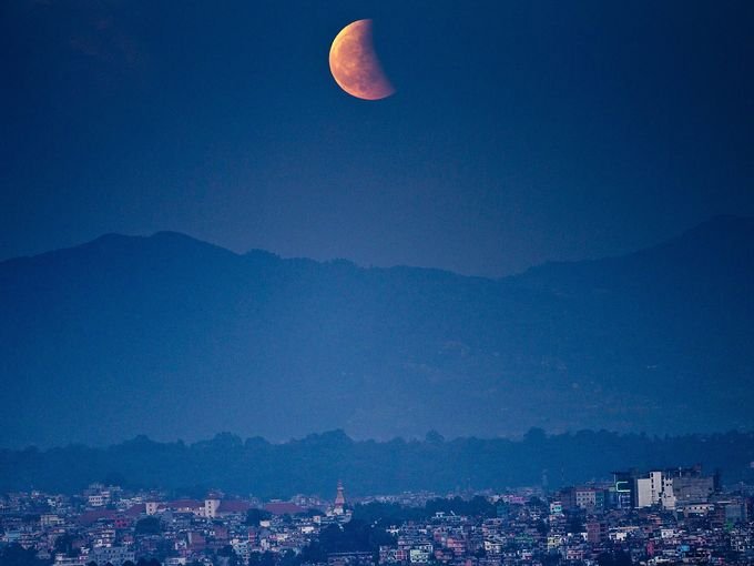 Το «ματωμένο» φεγγάρι -Μαγικές φωτογραφίες από την ολική έκλειψη σελήνης | iefimerida.gr 4