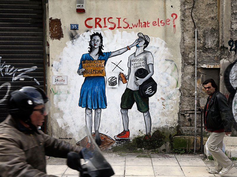 Bloomberg: Οι Ελληνες ζωγραφίζουν την κρίση - Καμβάς της λιτότητας οι τοίχοι της Αθήνας [εικόνες] | iefimerida.gr 6