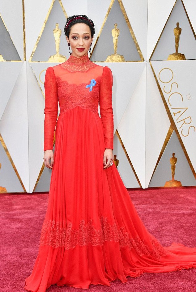 Οσκαρ 2017: Ο Τραμπ... πρωταγωνιστής -Τον «στόλισαν» οι σταρ, του τουίταραν, έβαλαν μπλε κορδελάκια εναντίον του [εικόνες] | iefimerida.gr 4