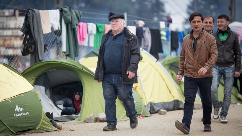 Γερμανός, πρώην υπουργός, στήνει αντίσκηνο στην Ειδομένη [εικόνες] | iefimerida.gr 0