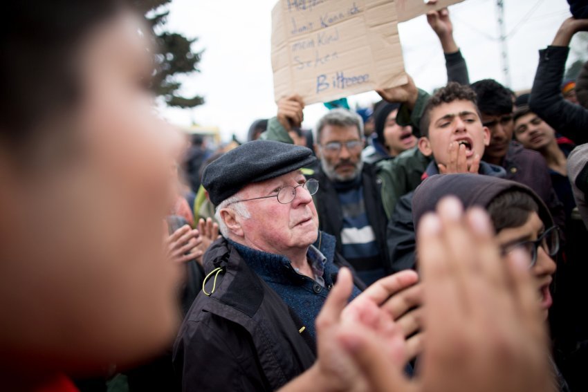 Γερμανός, πρώην υπουργός, στήνει αντίσκηνο στην Ειδομένη [εικόνες] | iefimerida.gr 2