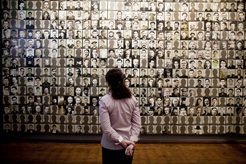 Οδοιπορικό της WS Journal στα Καλάβρυτα: Η πόλη που δεν ξεχνάει τις θηριωδίες των ναζί [εικόνες] | iefimerida.gr 2