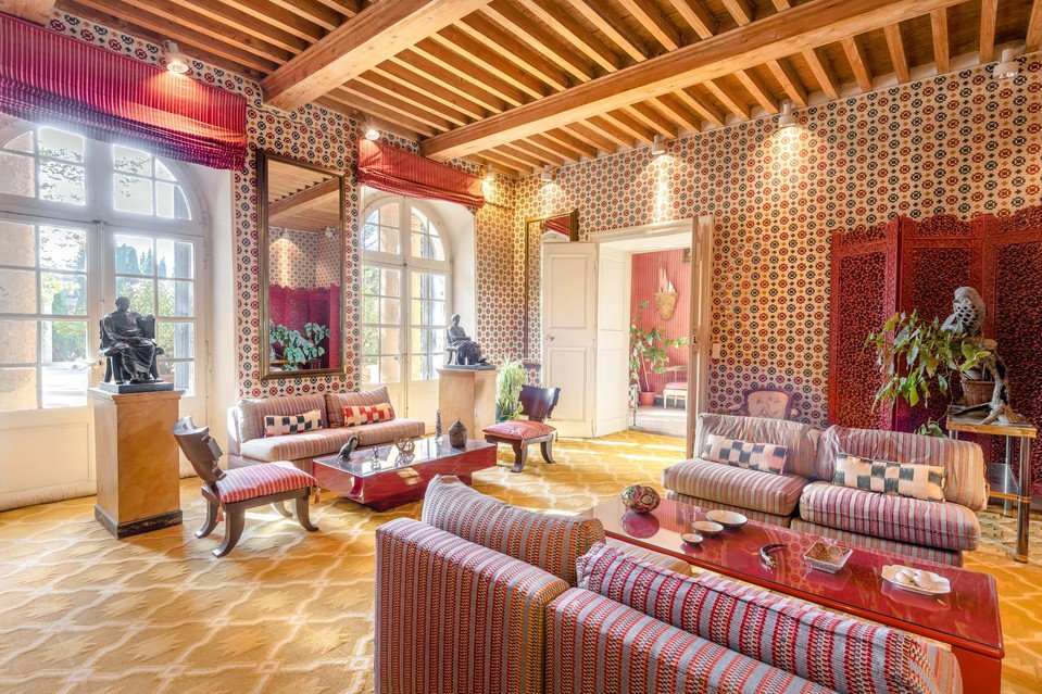 Chateau de Castille: Εντυπωσιακό πέτρινο κάστρο με τοιχογραφίες του Πικάσο - Πωλείται αντί 10 εκατ. ευρώ [εικόνες] | iefimerida.gr 8