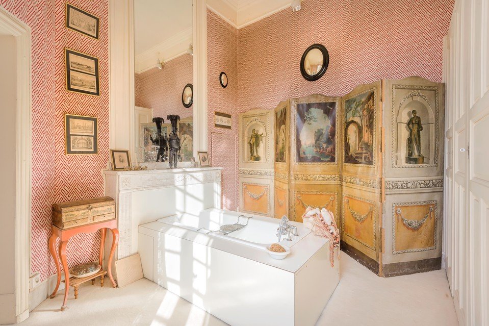 Chateau de Castille: Εντυπωσιακό πέτρινο κάστρο με τοιχογραφίες του Πικάσο - Πωλείται αντί 10 εκατ. ευρώ [εικόνες] | iefimerida.gr 9