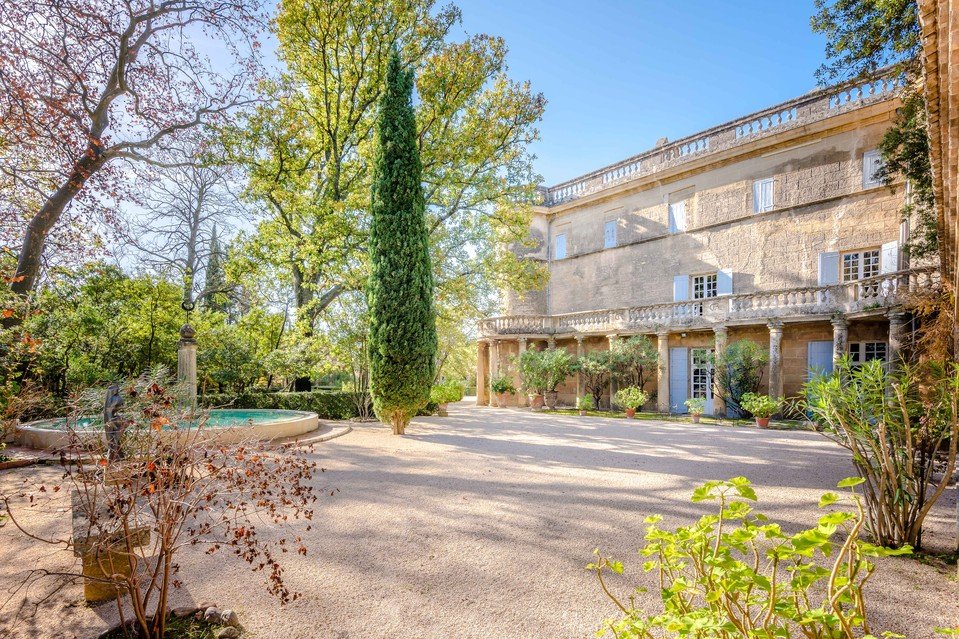 Chateau de Castille: Εντυπωσιακό πέτρινο κάστρο με τοιχογραφίες του Πικάσο - Πωλείται αντί 10 εκατ. ευρώ [εικόνες] | iefimerida.gr 3