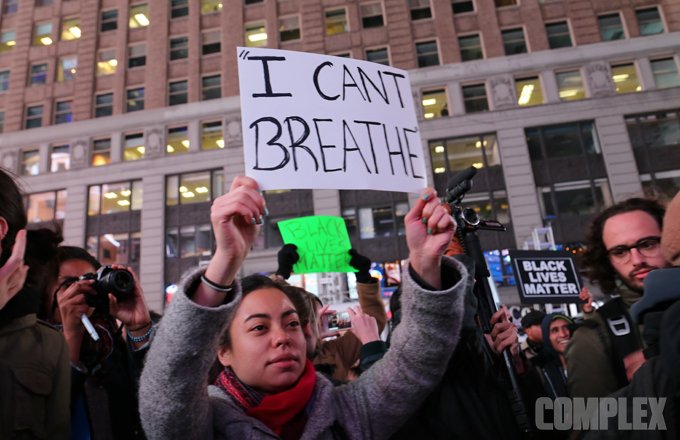 Νέα Υόρκη: Επεισόδια και συλλήψεις για την αθώωση αστυνομικού που στραγγάλισε Αφροαμερικανό [εικόνες & βίντεο] | iefimerida.gr 11