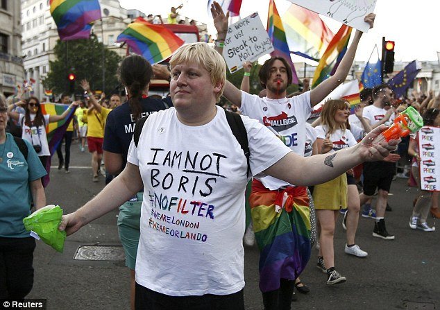 Υπάρχει σωσίας του Μπόρις Τζόνσον -Φοβάται να βγει από το σπίτι του [εικόνες]  | iefimerida.gr 0