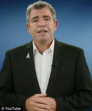 Οίκος ανοχής δίπλα στα φτωχά παιδιά -Ξεναγεί το κοινό και  συγκεντρώνει χρήματα [εικόνες]  | iefimerida.gr 1