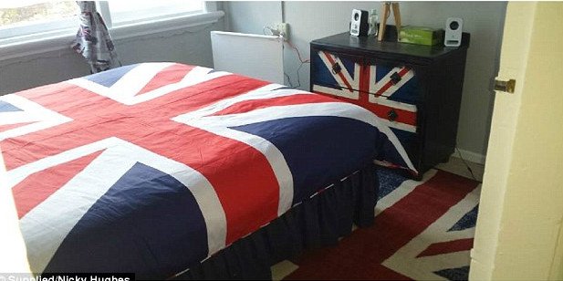 Οίκος ανοχής δίπλα στα φτωχά παιδιά -Ξεναγεί το κοινό και  συγκεντρώνει χρήματα [εικόνες]  | iefimerida.gr 2