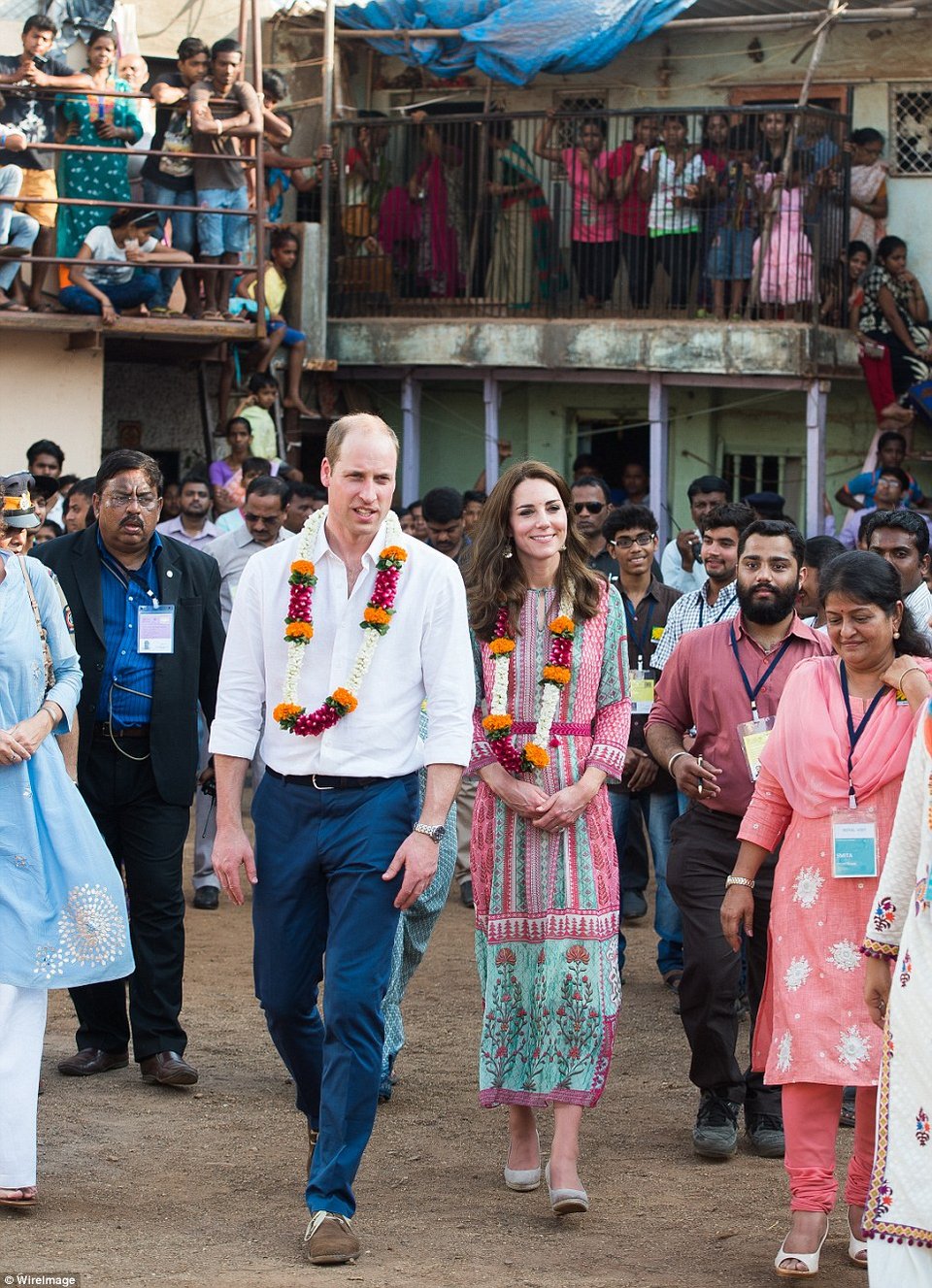 Η διπλωματία της μόδας -Η Μίντλετον στην Ινδία ντυμένη σαν σταρ του Μπόλιγουντ [εικόνες] | iefimerida.gr 4
