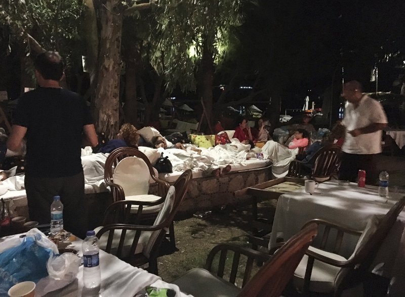 Νύχτα τρόμου στην Αλικαρνασσό από το χτύπημα του σεισμού -«Το κτίριο κουνιόταν σαν ζελέ» [εικόνες & βίντεο]  | iefimerida.gr 7