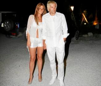 Διεθνής τερματοφύλακας «μοιράζεται» την γυναίκα του με 17.000 φίλους [εικόνα] | iefimerida.gr 1