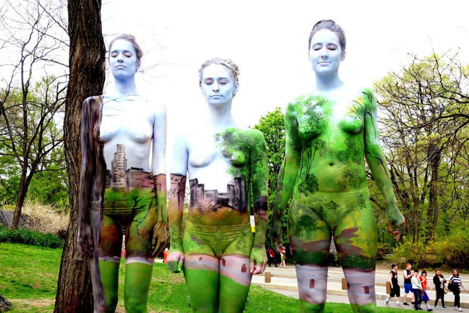 Η τέχνη της ψευδαίσθησης: Ζωγραφισμένα γυμνά σώματα «μέσα» σε φυσικά τοπία [εικόνες]  | iefimerida.gr 6