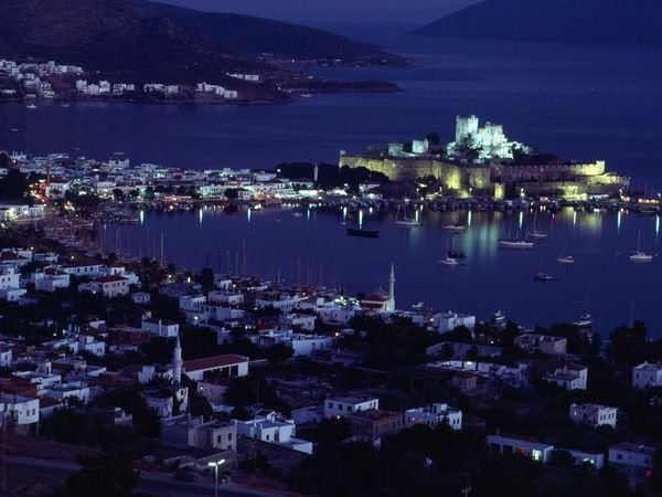 Αυτά είναι τα πιο εντυπωσιακά κάστρα της Ευρώπης [εικόνες] | iefimerida.gr 5