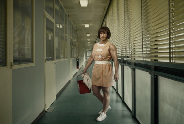 Τι θα γινόταν αν όλοι οι άνθρωποι ήταν Bodybuilders - Φωτογράφος αποδομεί την κυριαρχία του ισχυρού [εικόνες]  | iefimerida.gr 0