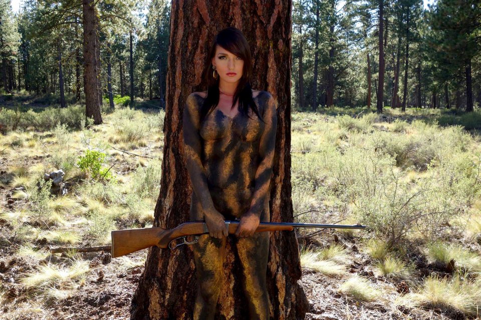 Η τέχνη της ψευδαίσθησης: Ζωγραφισμένα γυμνά σώματα «μέσα» σε φυσικά τοπία [εικόνες]  | iefimerida.gr 3