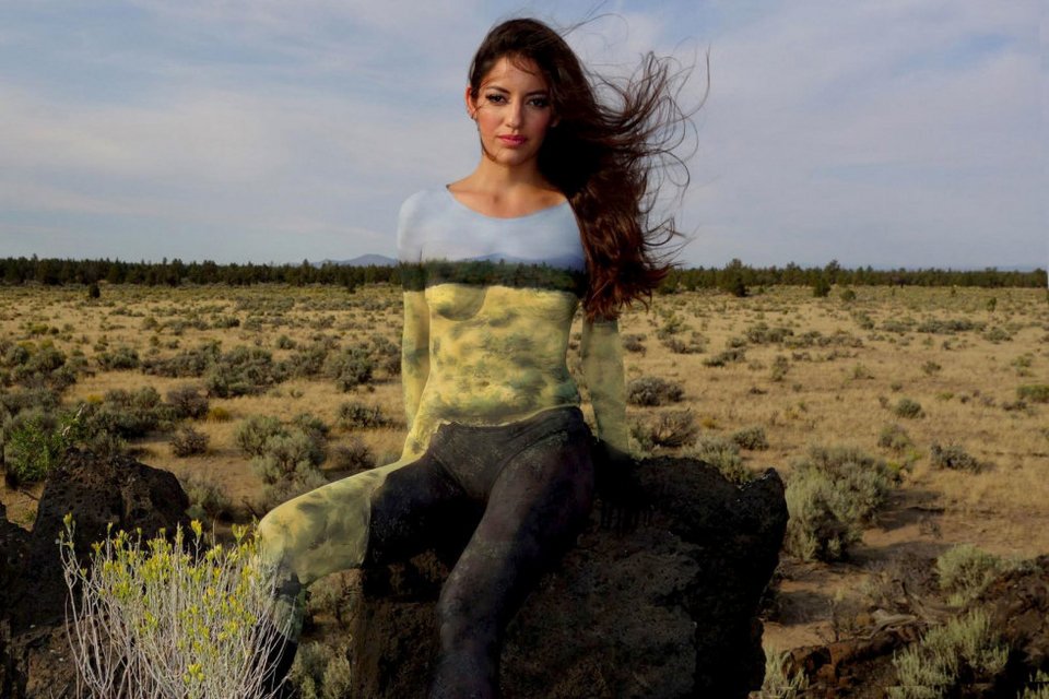 Η τέχνη της ψευδαίσθησης: Ζωγραφισμένα γυμνά σώματα «μέσα» σε φυσικά τοπία [εικόνες]  | iefimerida.gr 1