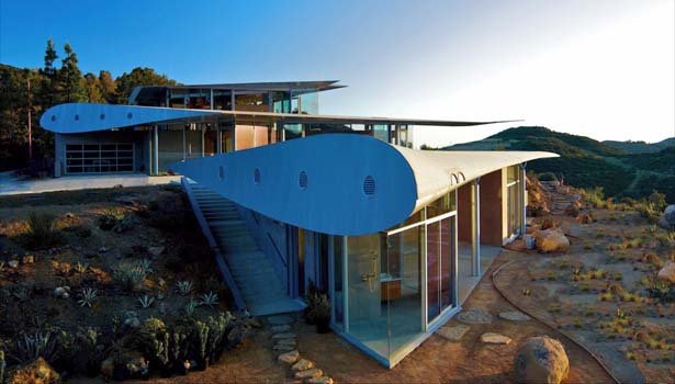 «Ανακυκλωμένες» οικίες: Εγκαταλελειμμένες κατασκευές μετατρέπονται σε σπίτια [εικόνες]  | iefimerida.gr 3