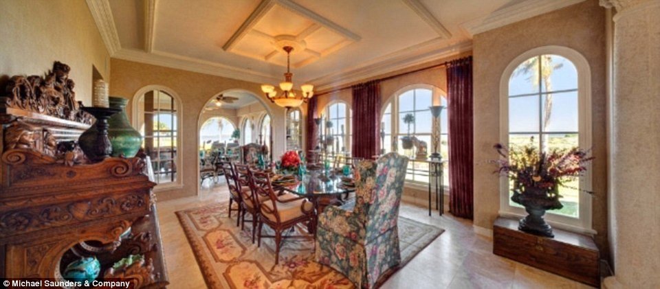 Πωλούν νησί για 34 εκατ. ευρώ για να ακολουθήσουν χριστιανική αποστολή [εικόνες & βίντεο] | iefimerida.gr 3