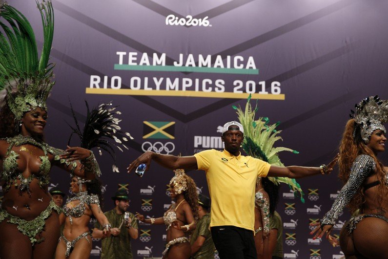 Οταν ο Γιουσέιν Μπολτ γουρλώνει τα μάτια με το στήθος Βραζιλιάνας χορεύτριας [εικόνες] | iefimerida.gr 0