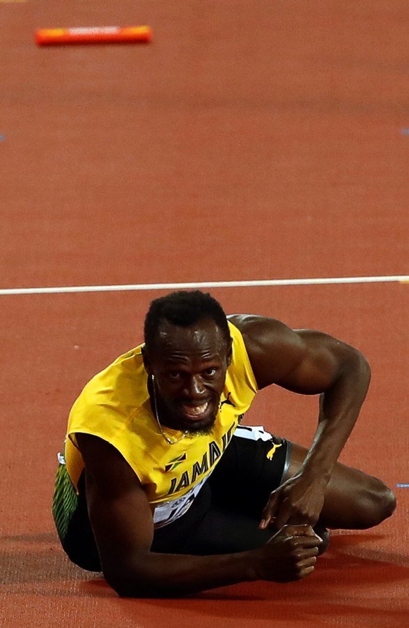 Απίστευτο: Επεσε στον τελευταίο του αγώνα ο Γιουσέιν Μπολτ! [εικόνες & βίντεο] | iefimerida.gr 0
