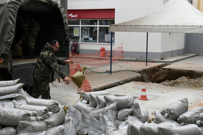 Ξεκίνησε το σχέδιο εκκένωσης για την απομάκρυνση της βόμβας στο Κορδελιό -Ολη η επιχείρηση | iefimerida.gr 3