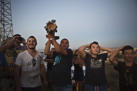 Οι Ισραηλινοί παρακολουθούν χαλαροί τις επιχειρήσεις και οι Παλαιστίνιοι φεύγουν κατά χιλιάδες για να γλιτώσουν [βίντεο&εικόνες] | iefimerida.gr 4