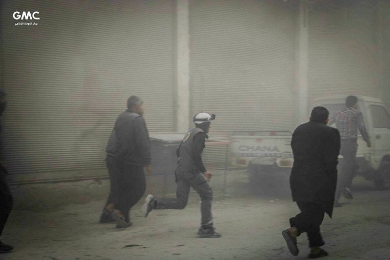 Συρία: Τουλάχιστον 19 άμαχοι νεκροί σε βομβαρδισμούς των δυνάμεων του Ασαντ κοντά στη Δαμασκό [εικόνες]  | iefimerida.gr 1