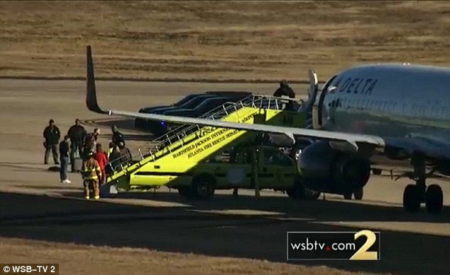 Απειλή για βόμβα σε δύο αεροπλάνα στην Ατλάντα -Με τη συνοδεία μαχητικών η προσγείωση [εικόνες & βίντεο] | iefimerida.gr 2