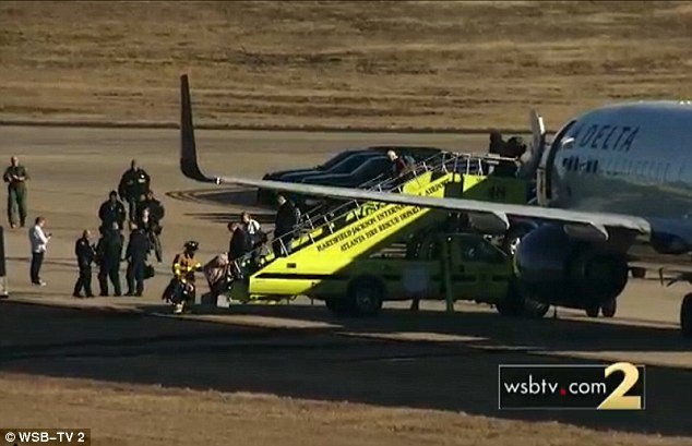 Απειλή για βόμβα σε δύο αεροπλάνα στην Ατλάντα -Με τη συνοδεία μαχητικών η προσγείωση [εικόνες & βίντεο] | iefimerida.gr 3