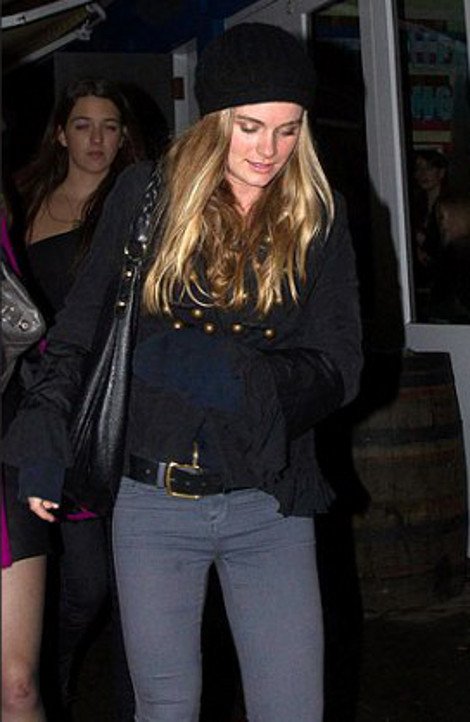 Παντρεύονται πρίγκιπας Χάρι-Κρεσίντα; Η 25χρονη χίπισσα χορεύτρια που έρχεται με φόρα να εκτοπίσει την Μίντλετον [εικόνες] | iefimerida.gr 4