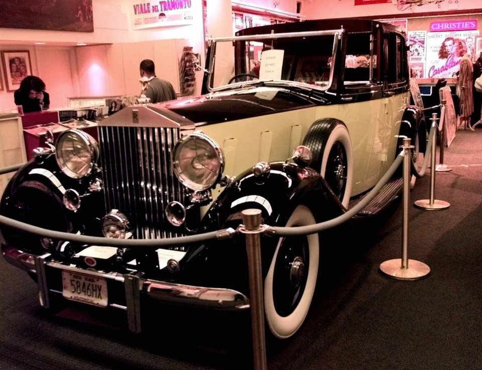 Ενας κατάσκοπος στο τιμόνι -Τα πιο εκπληκτικά αυτοκίνητα του Τζέιμς Μποντ [εικόνες] | iefimerida.gr 14