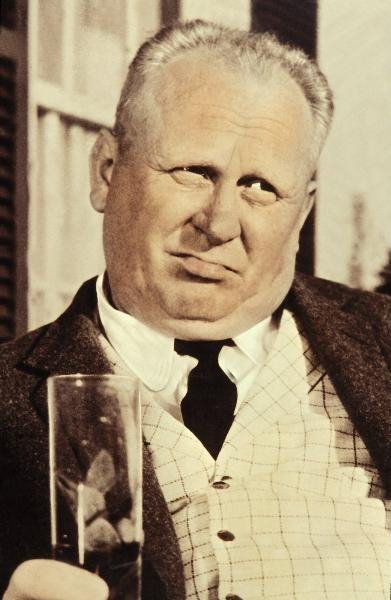 Οι «κακοί» του Τζέιμς Μποντ: Αυτοί είναι οι πιο πλούσιοι αντίπαλοι του 007 [εικόνες] | iefimerida.gr 1