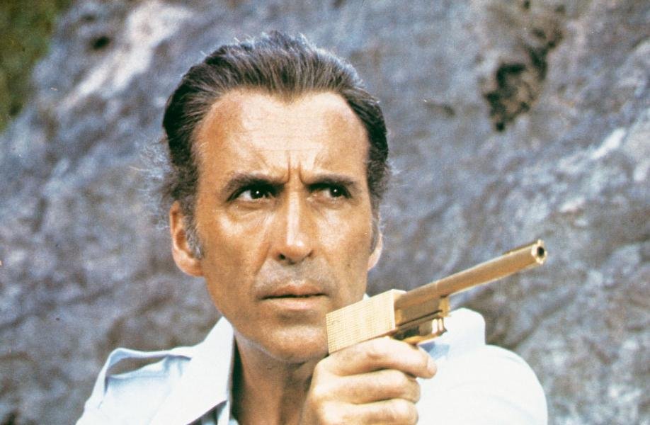 Οι «κακοί» του Τζέιμς Μποντ: Αυτοί είναι οι πιο πλούσιοι αντίπαλοι του 007 [εικόνες] | iefimerida.gr 8