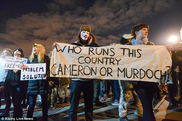 Λονδίνο: Μάχη σώμα με σώμα χιλιάδων «Γκάι Φωκς» με τους αστυνομικούς -Χάος στη διαδήλωση των Anonymous [βίντεο &amp; εικόνες] | iefimerida.gr 24