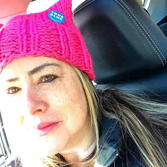 Ροζ σκουφάκι με αυτιά γάτας -Χιλιάδες γυναίκες διαδηλώνουν κατά Τραμπ το Σάββατο [εικόνες] | iefimerida.gr 6