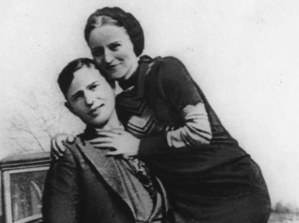 Bonnie & Clyde: Η θρυλική κινηματογραφική ταινία του Αρθουρ Πεν ανεβαίνει με σαξόφωνο στη σκηνή [εικόνες] | iefimerida.gr 2