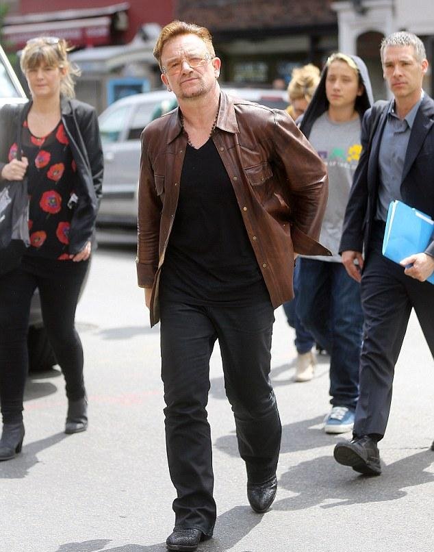 Το νέο πυρόξανθο ή καλύτερα πορτοκαλί μαλλί του Μπόνο [εικόνες] | iefimerida.gr 2