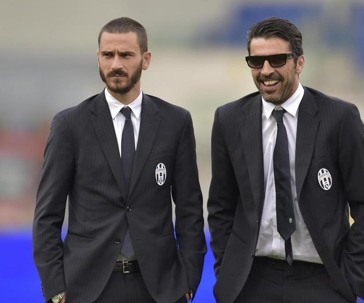 Τσάμπιονς Λιγκ: Κοστούμι vs τζην πουκάμισο - Το διαφορετικό στιλ για Γιουβέντους και Μπάρτσα [εικόνες] | iefimerida.gr 7