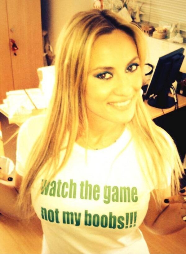 Θέλουμε να δούμε στήθος -Οι οπαδοί απαντούν στην Ελεονώρα Μελέτη [εικόνες] | iefimerida.gr 2