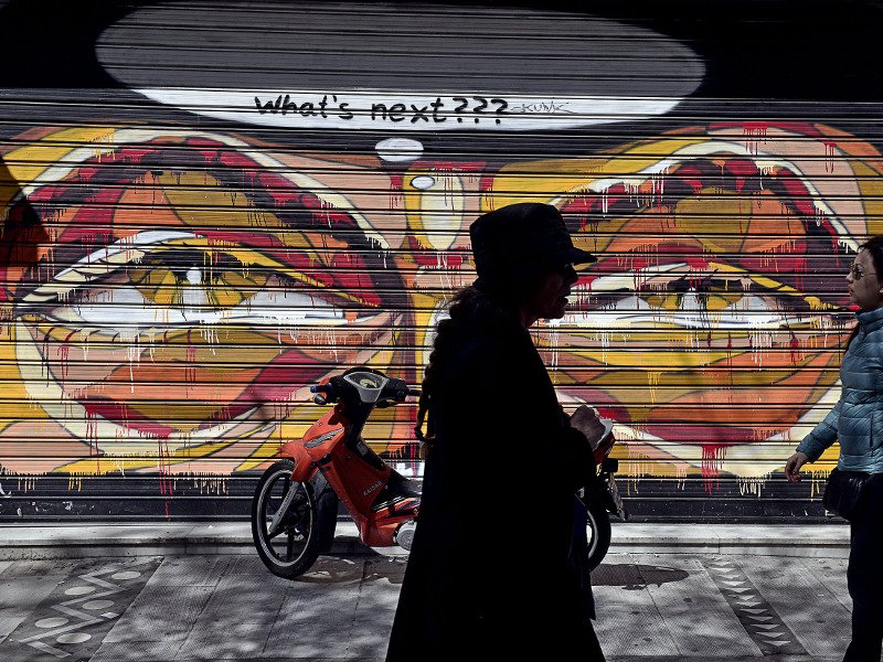 Bloomberg: Οι Ελληνες ζωγραφίζουν την κρίση - Καμβάς της λιτότητας οι τοίχοι της Αθήνας [εικόνες] | iefimerida.gr 9