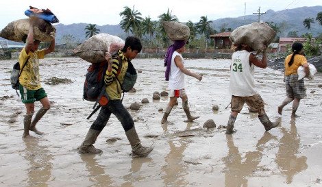 Σοκαριστικές φωτογραφίες από το πέρασμα του φονικού τυφώνα στις Φιλιππίνες [εικόνες] | iefimerida.gr 4