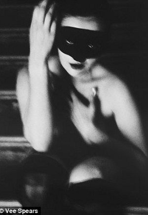 Οταν ένας οίκος άνοχης γίνεται έργο τέχνης -Αισθησιακό γυμνό από έναν μετρ του είδους [εικόνες] | iefimerida.gr 1