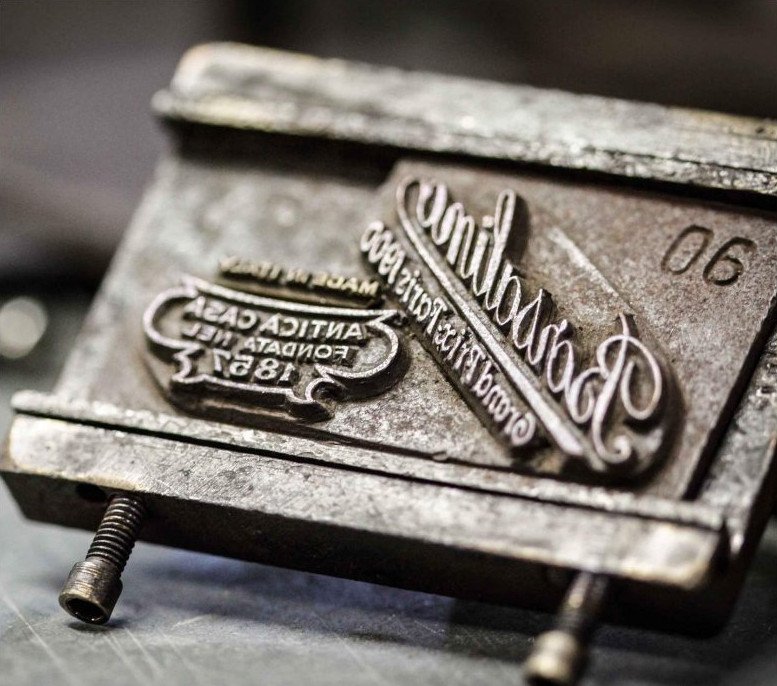 Φίνα χειροποίητα καπέλα σε Μουσείο της Ιταλίας: Τα φορούσαν Τσόρτσιλ, Μπόγκαρτ, Ντελόν [εικόνες]  | iefimerida.gr 0