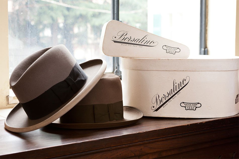 Φίνα χειροποίητα καπέλα σε Μουσείο της Ιταλίας: Τα φορούσαν Τσόρτσιλ, Μπόγκαρτ, Ντελόν [εικόνες]  | iefimerida.gr 4