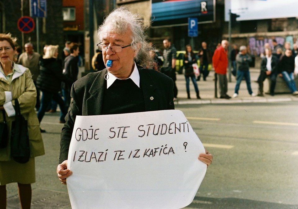 Στη Βοσνία, χωρίς λάδωμα και μέσον, οι νέοι μένουν άνεργοι [εικόνες] | iefimerida.gr 0